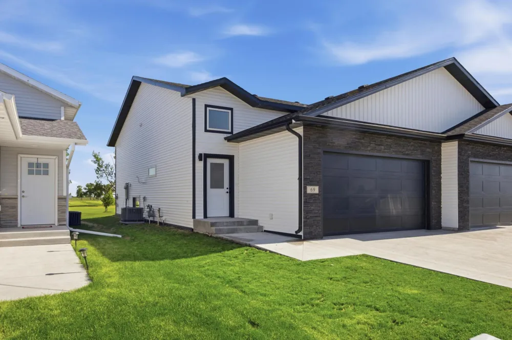 69 Cedar Drive Mapleton, ND 58059