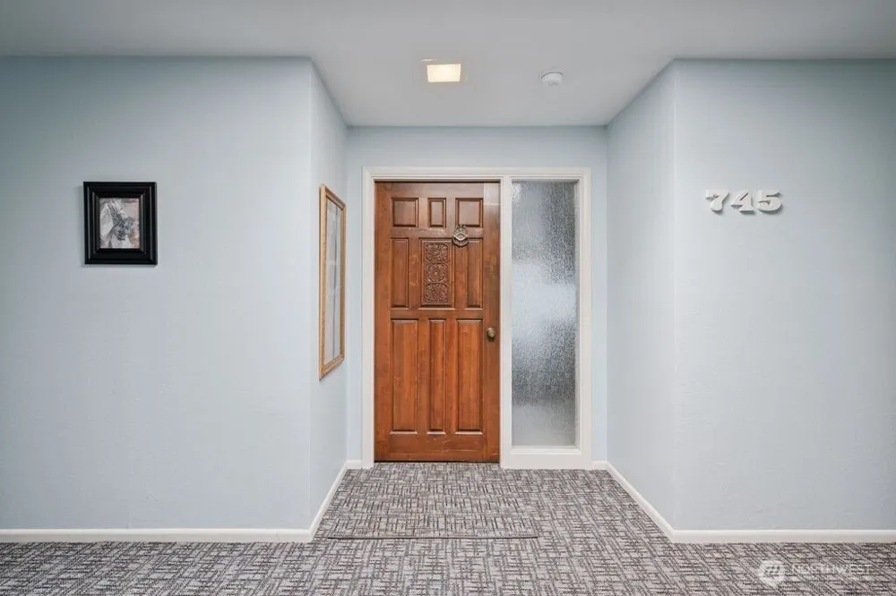 745 Marine View Drive Longview, WA 98632