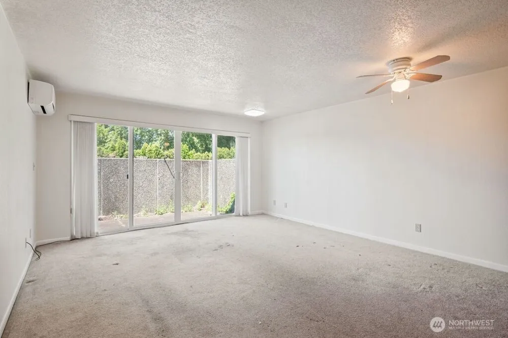 745 Marine View Drive Longview, WA 98632