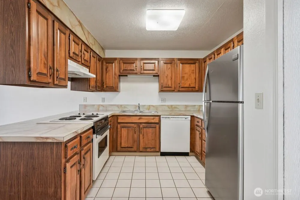 745 Marine View Drive Longview, WA 98632