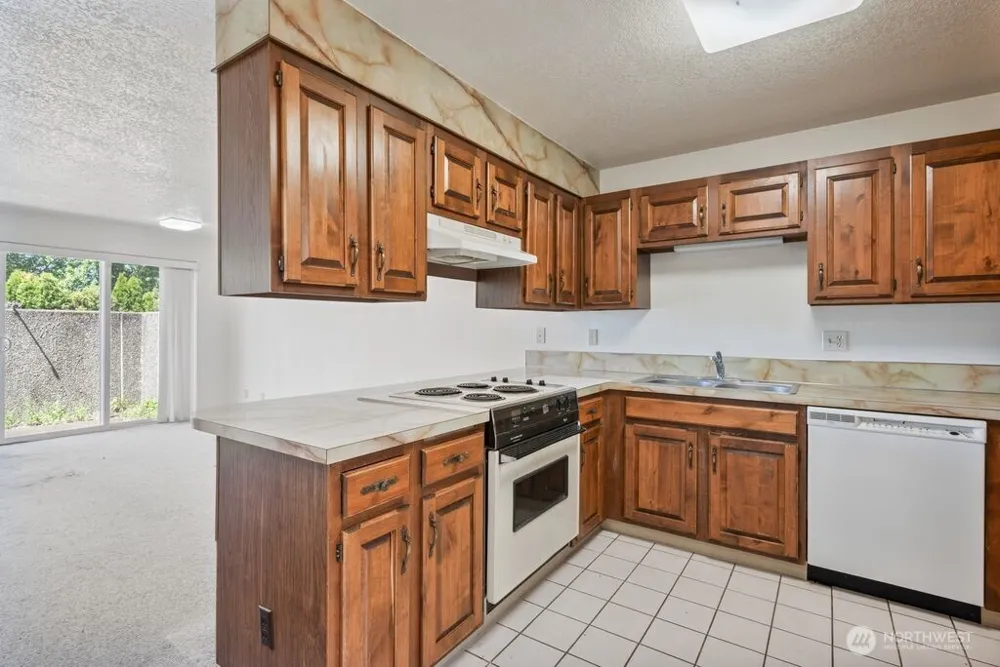745 Marine View Drive Longview, WA 98632