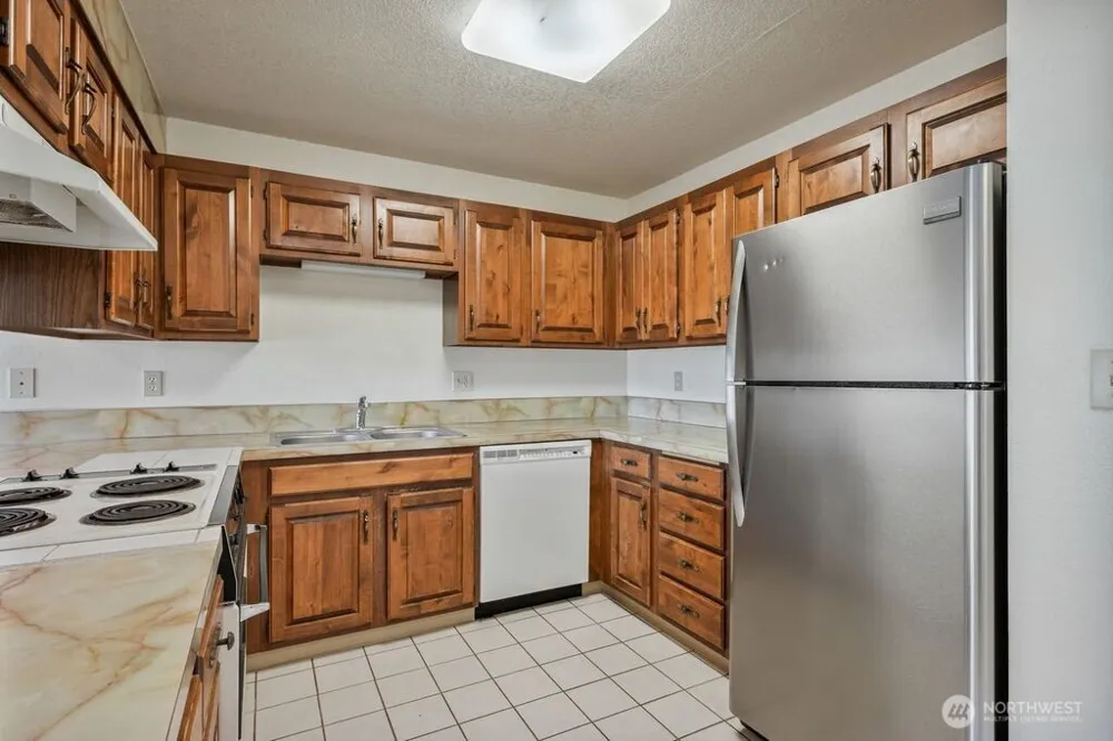 745 Marine View Drive Longview, WA 98632