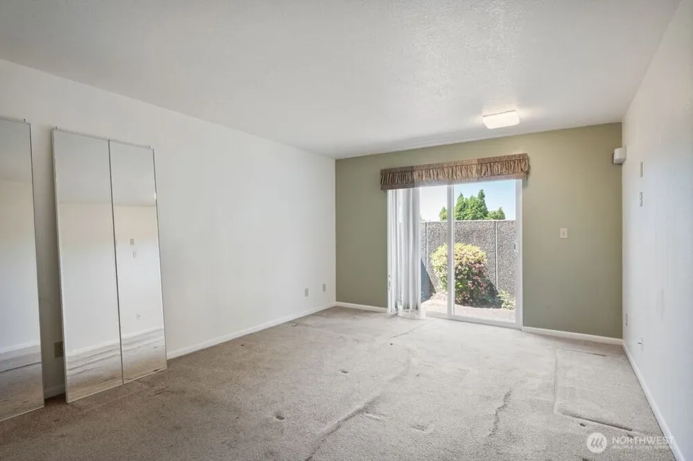 745 Marine View Drive Longview, WA 98632