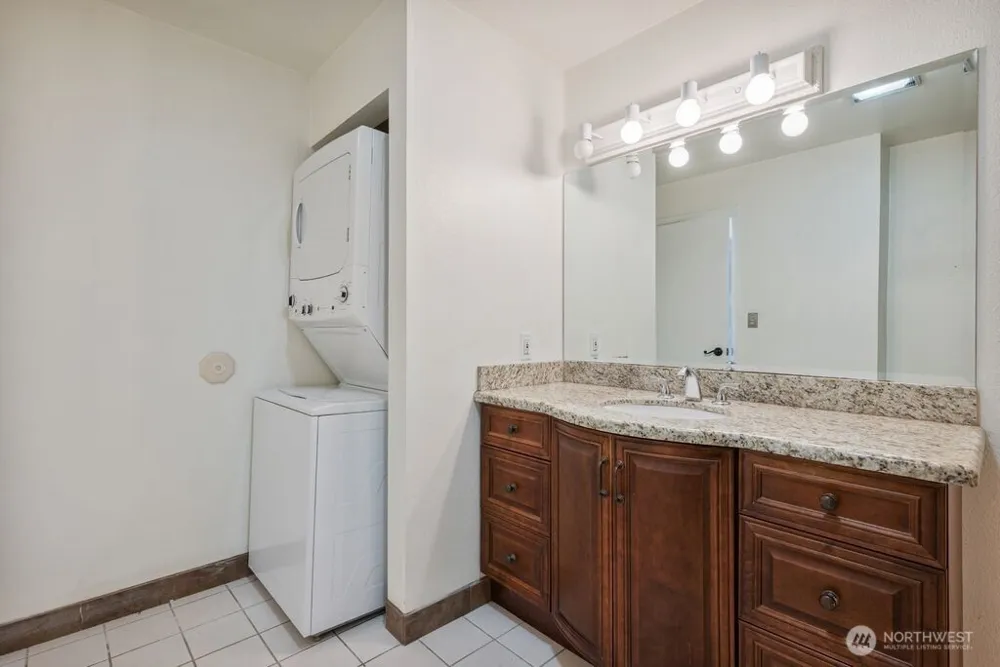 745 Marine View Drive Longview, WA 98632