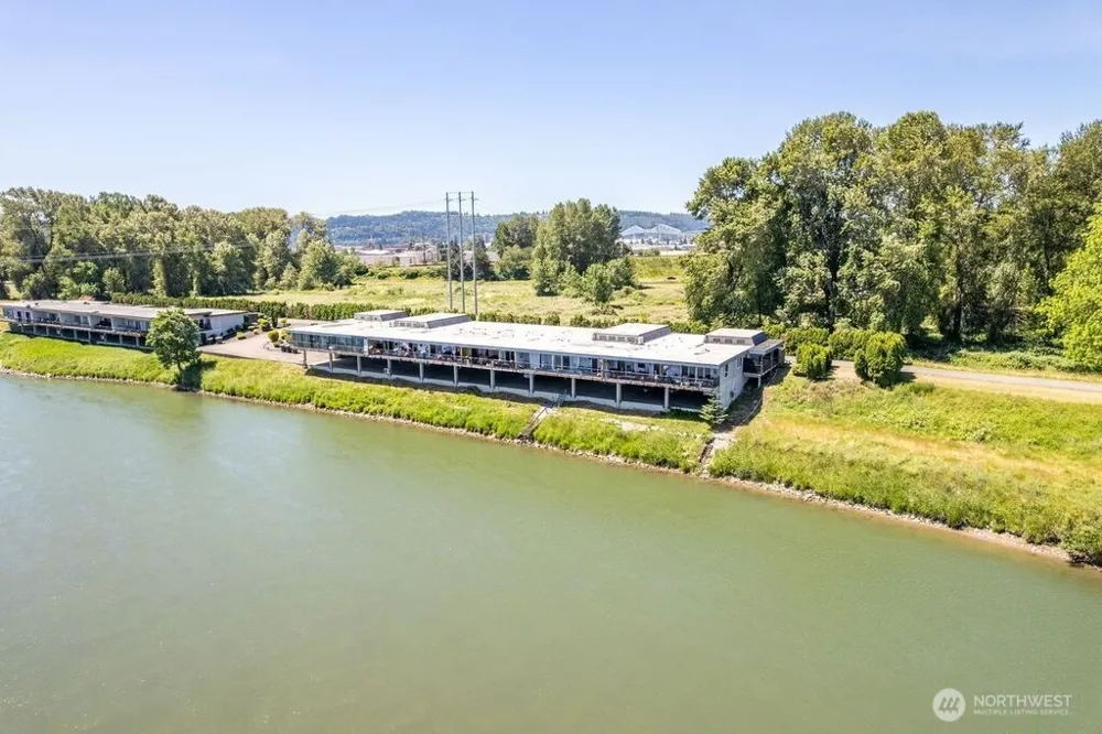 745 Marine View Drive Longview, WA 98632