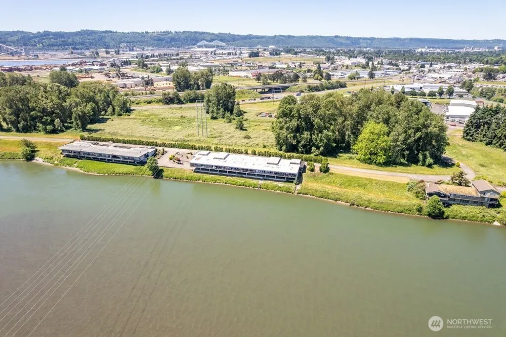 745 Marine View Drive Longview, WA 98632