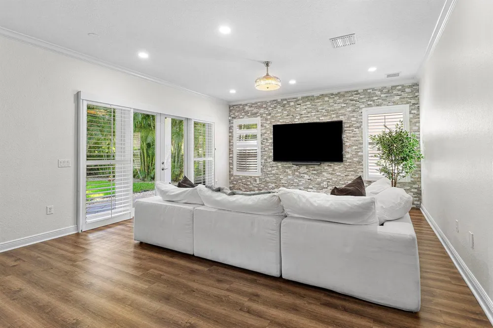 11030 Misty Ridge Way Boynton Beach, FL 33473