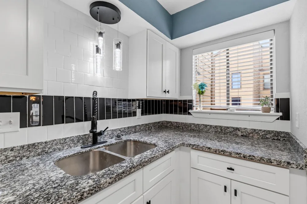 2119 Place Rebecca Lane #F8 Houston, TX 77090