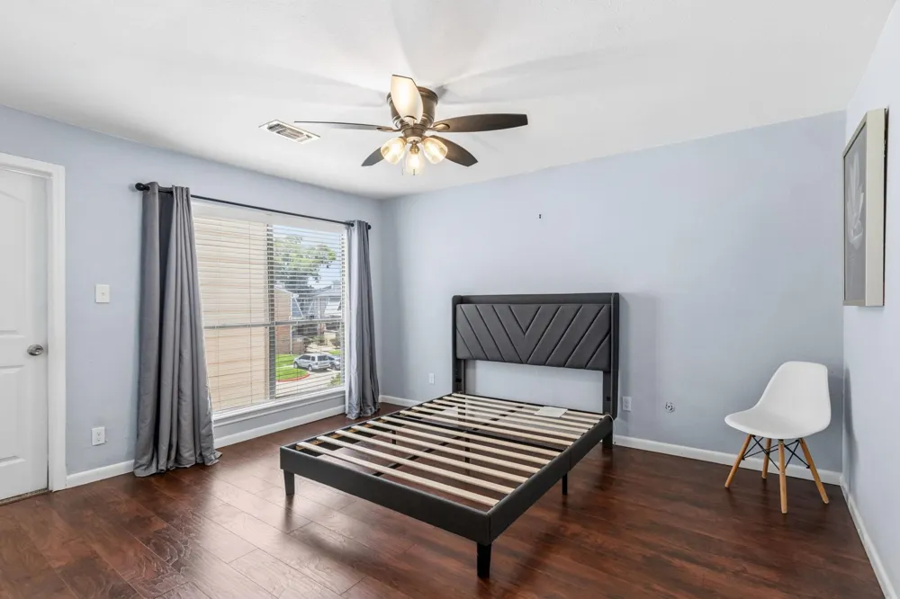 2119 Place Rebecca Lane #F8 Houston, TX 77090