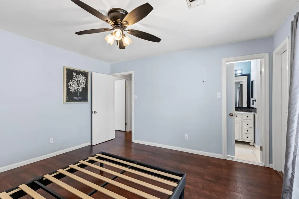 2119 Place Rebecca Lane #F8 Houston, TX 77090
