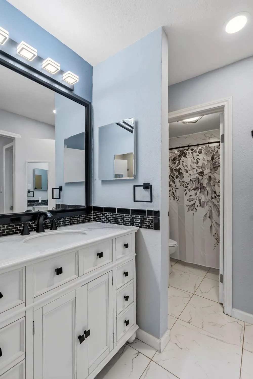 2119 Place Rebecca Lane #F8 Houston, TX 77090