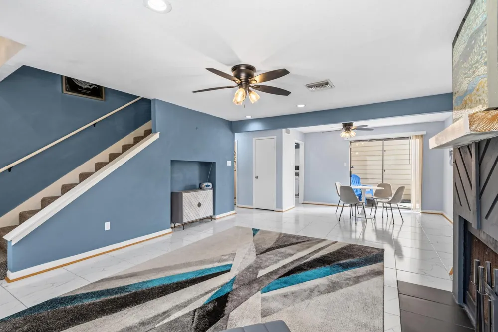 2119 Place Rebecca Lane #F8 Houston, TX 77090