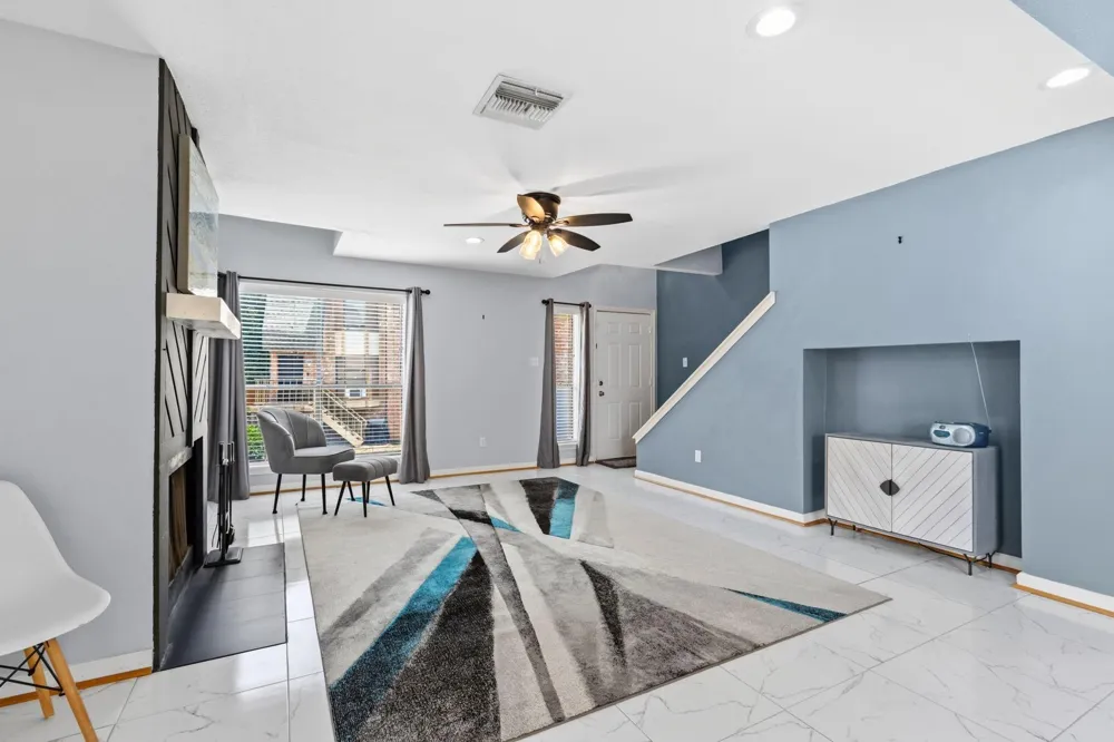 2119 Place Rebecca Lane #F8 Houston, TX 77090