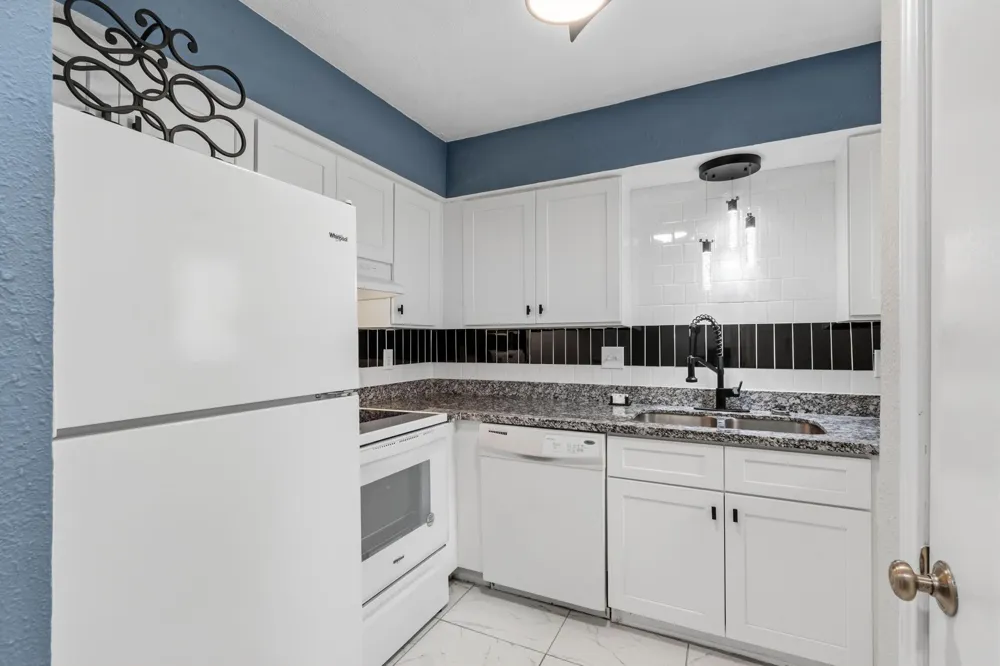 2119 Place Rebecca Lane #F8 Houston, TX 77090
