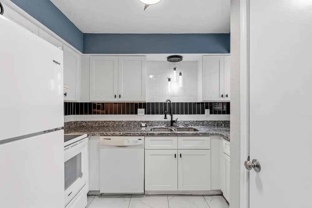 2119 Place Rebecca Lane #F8 Houston, TX 77090