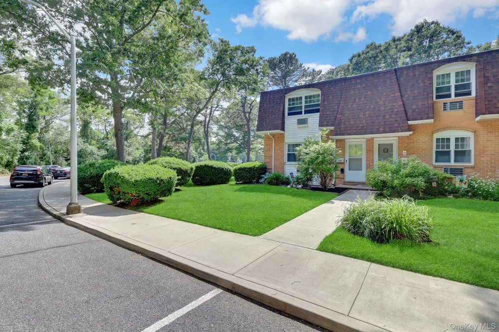 25 Glen Hollow Drive #H 37 Holtsville, NY 11742