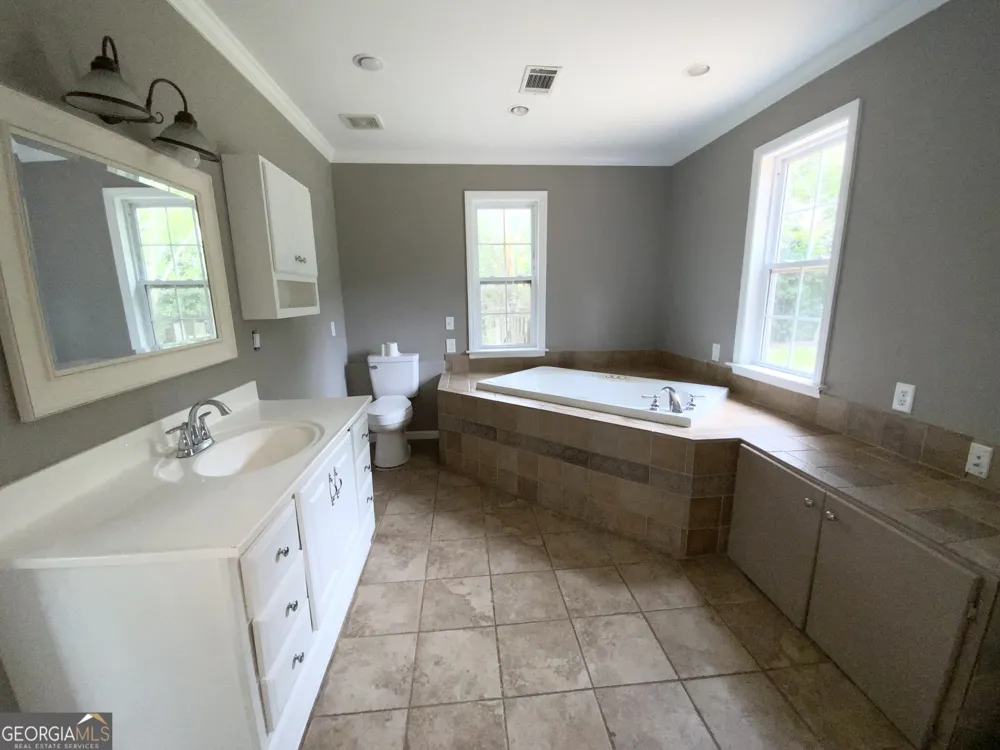 915 Cedar ST Metter, GA 30439