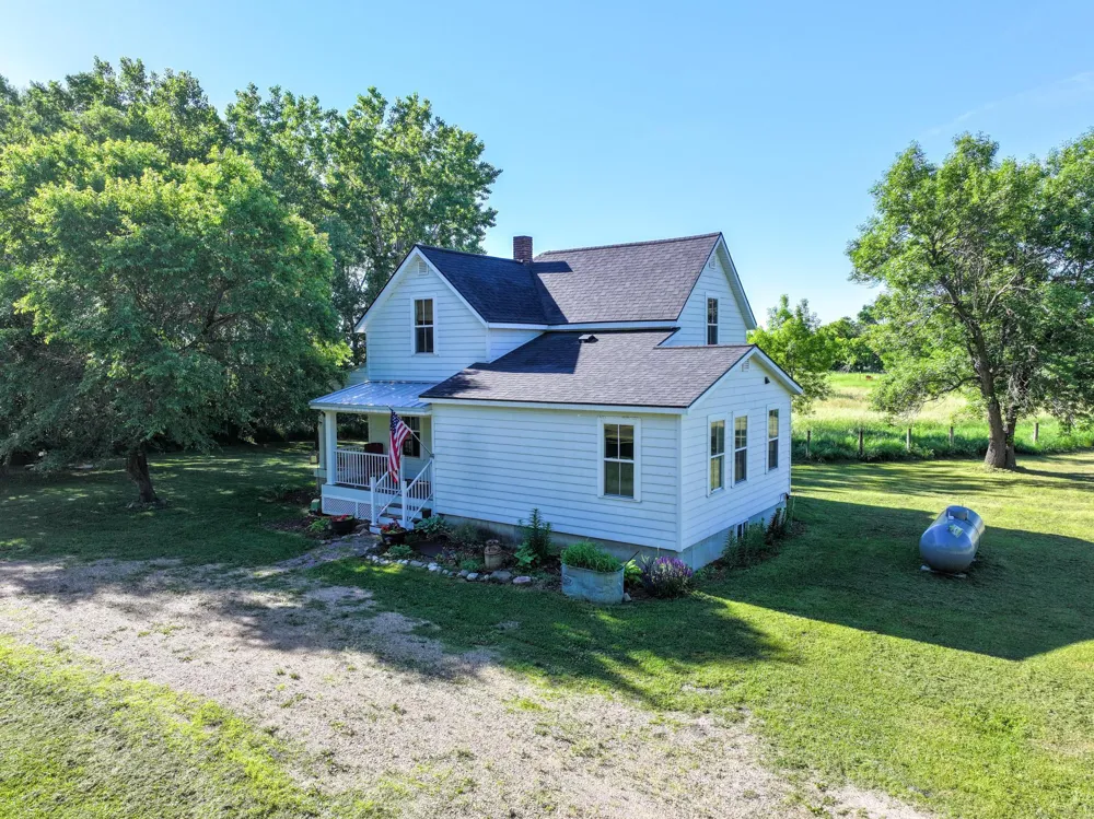 28555 810th Avenue Graceville, MN 56240