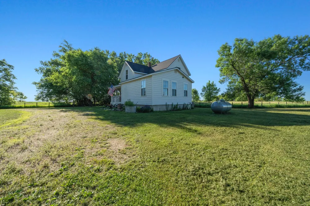 28555 810th Avenue Graceville, MN 56240