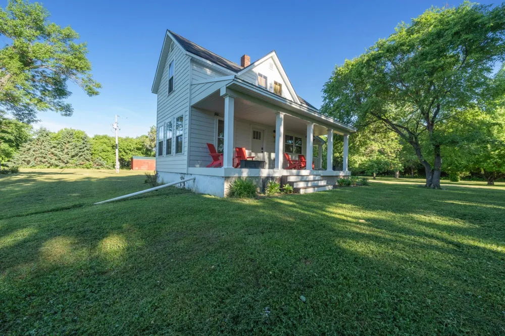 28555 810th Avenue Graceville, MN 56240