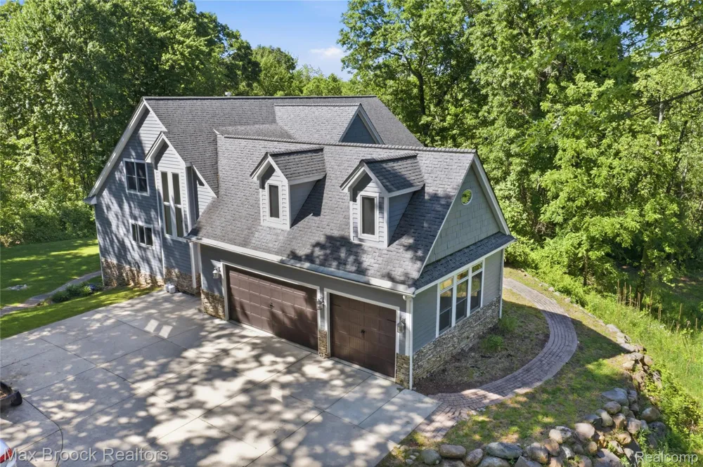 11910 Scott Road Springfield Charter Township, MI 48350