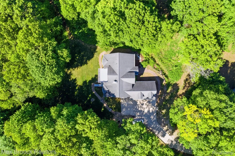 11910 Scott Road Springfield Charter Township, MI 48350