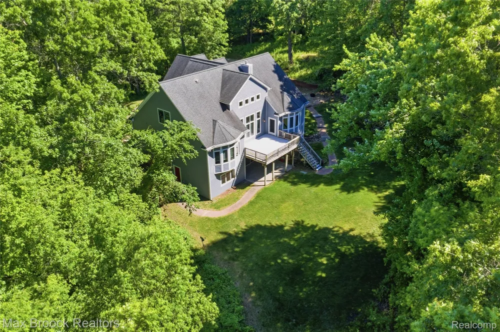 11910 Scott Road Springfield Charter Township, MI 48350