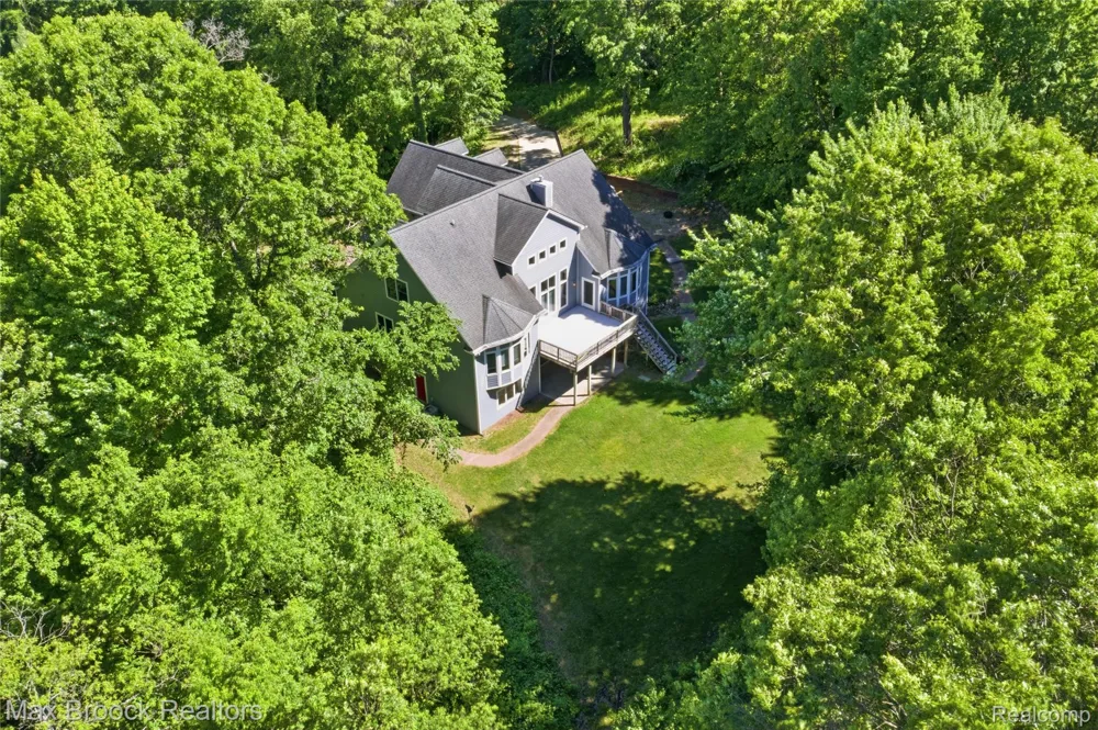 11910 Scott Road Springfield Charter Township, MI 48350