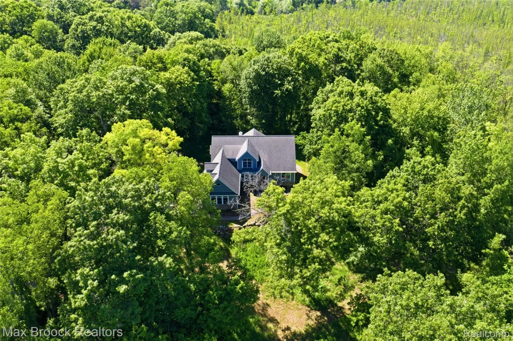 11910 Scott Road Springfield Charter Township, MI 48350