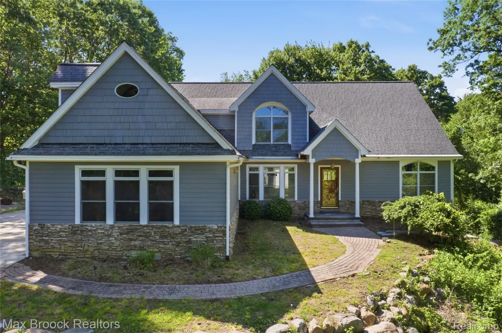 11910 Scott Road Springfield Charter Township, MI 48350
