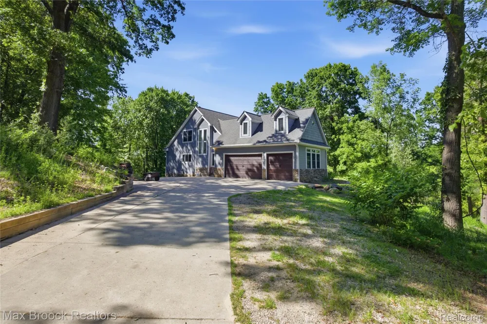 11910 Scott Road Springfield Charter Township, MI 48350