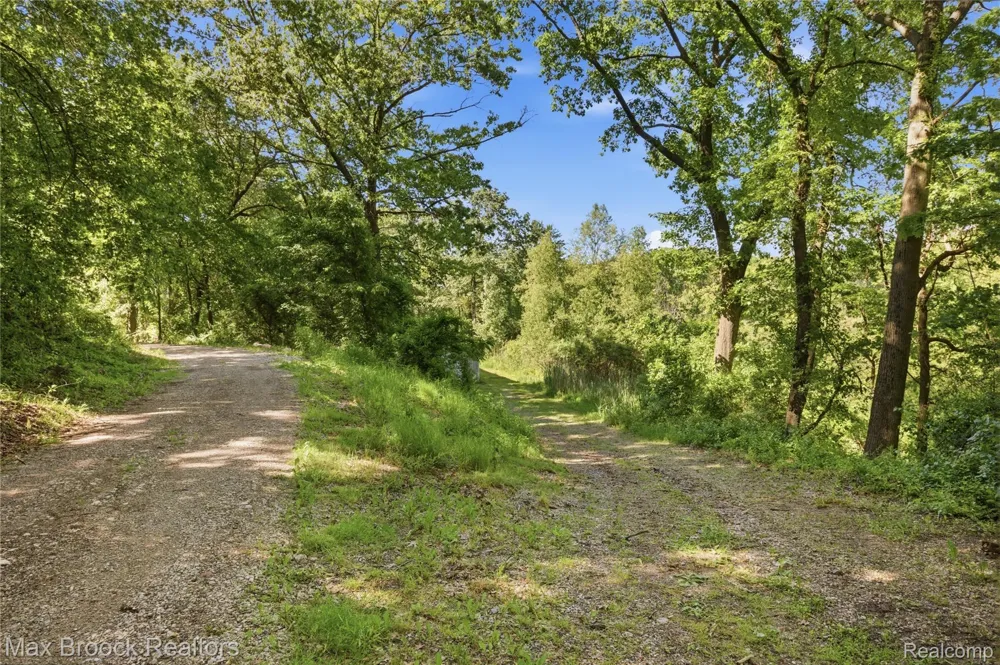 11910 Scott Road Springfield Charter Township, MI 48350