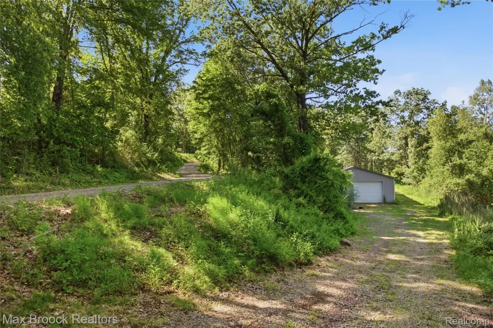 11910 Scott Road Springfield Charter Township, MI 48350