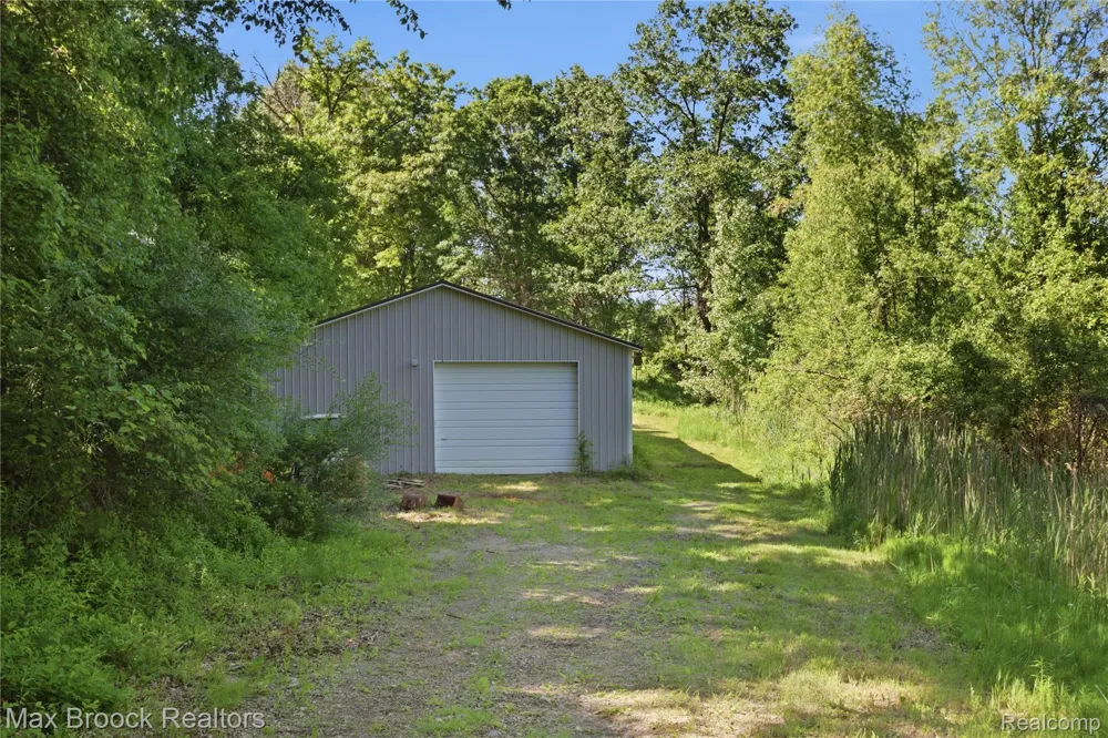 11910 Scott Road Springfield Charter Township, MI 48350