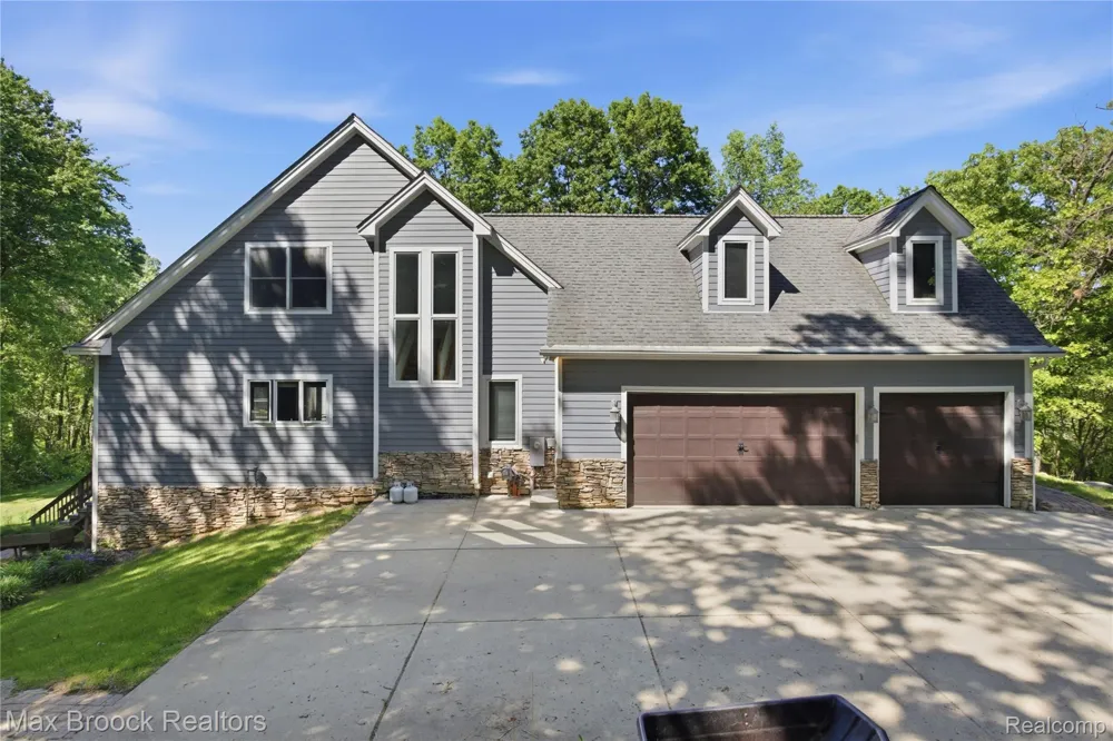 11910 Scott Road Springfield Charter Township, MI 48350