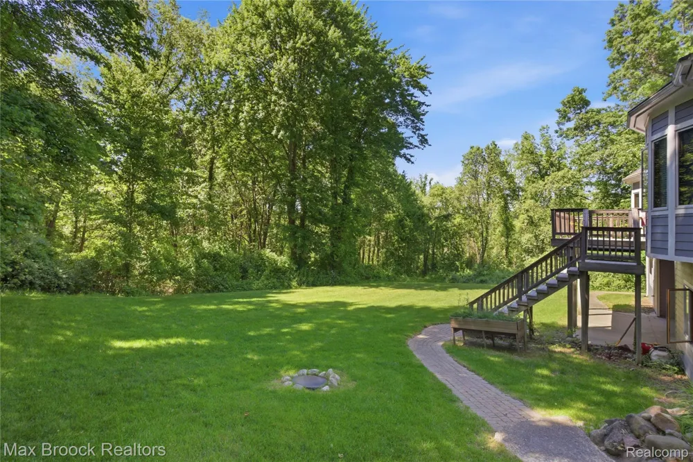 11910 Scott Road Springfield Charter Township, MI 48350