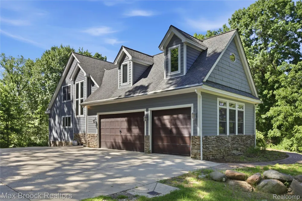 11910 Scott Road Springfield Charter Township, MI 48350