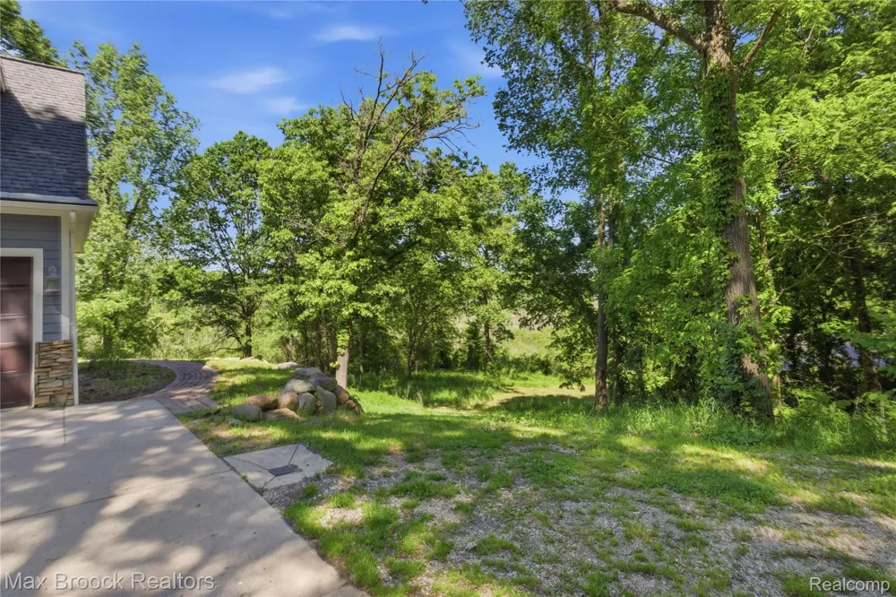 11910 Scott Road Springfield Charter Township, MI 48350