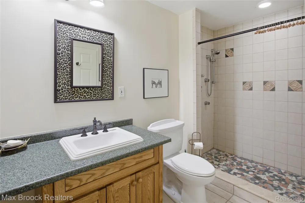 11910 Scott Road Springfield Charter Township, MI 48350