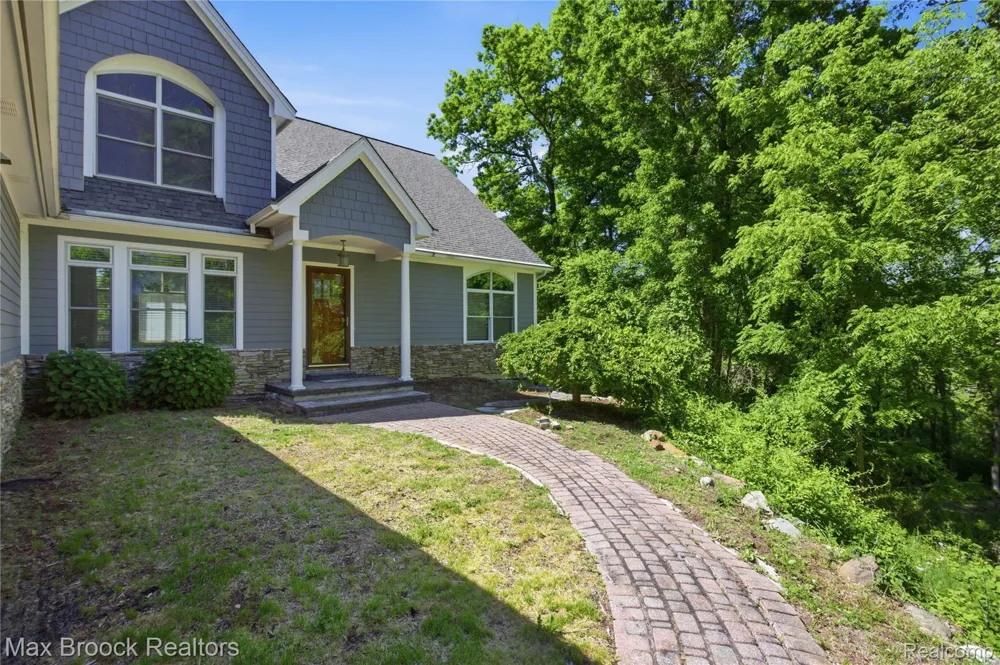 11910 Scott Road Springfield Charter Township, MI 48350