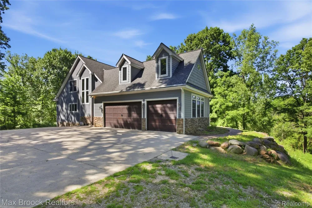 11910 Scott Road Springfield Charter Township, MI 48350