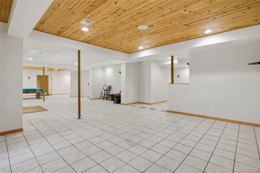 11910 Scott Road Springfield Charter Township, MI 48350