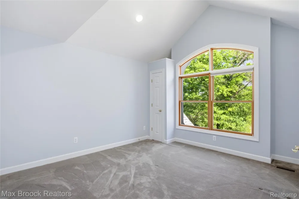 11910 Scott Road Springfield Charter Township, MI 48350
