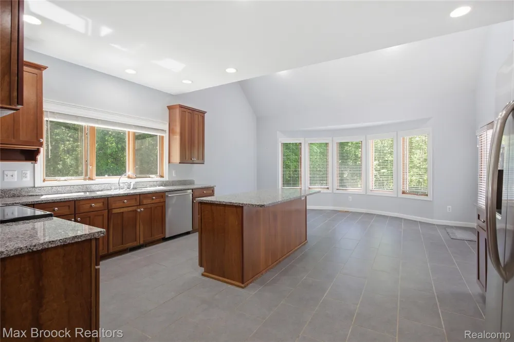 11910 Scott Road Springfield Charter Township, MI 48350