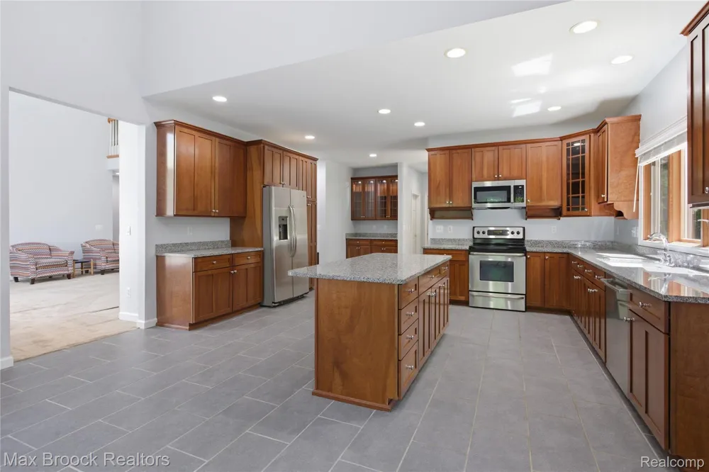 11910 Scott Road Springfield Charter Township, MI 48350