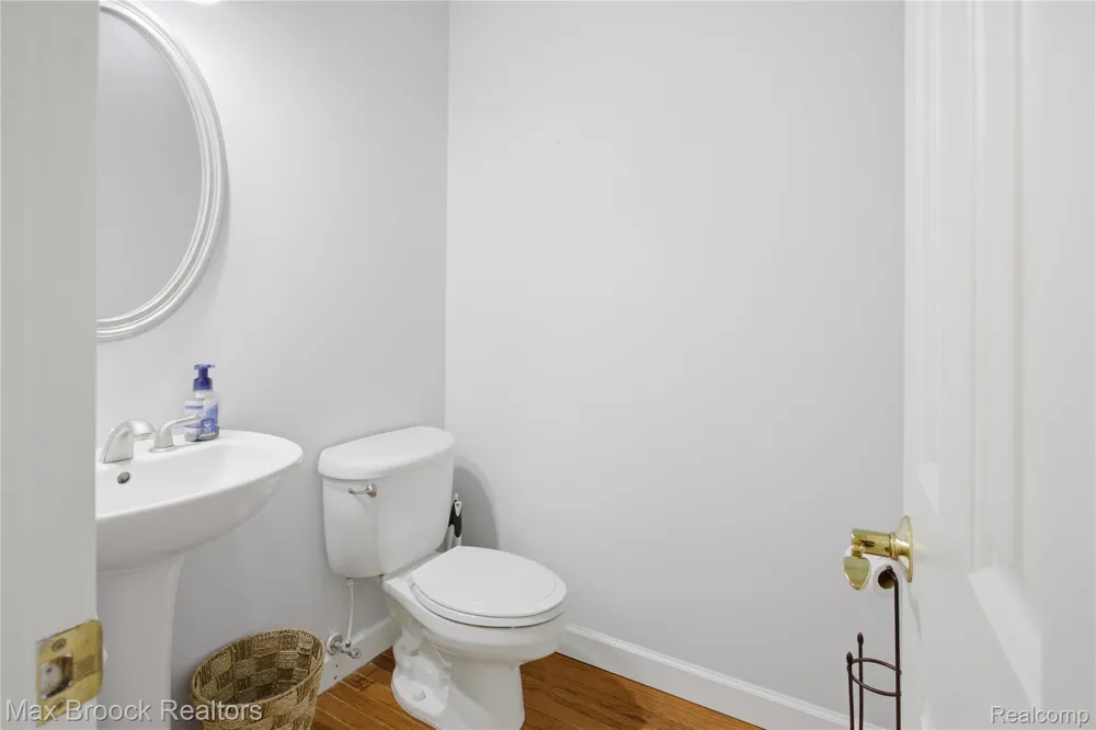 11910 Scott Road Springfield Charter Township, MI 48350
