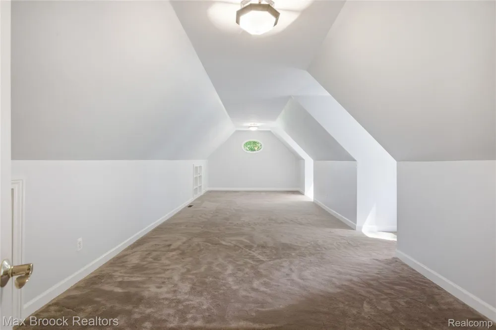 11910 Scott Road Springfield Charter Township, MI 48350