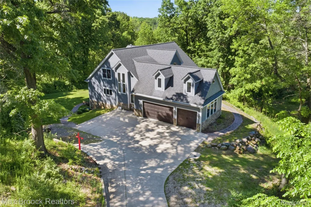 11910 Scott Road Springfield Charter Township, MI 48350