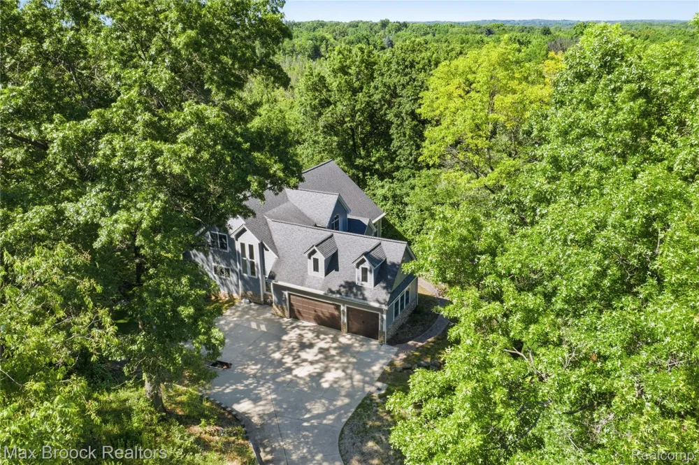 11910 Scott Road Springfield Charter Township, MI 48350