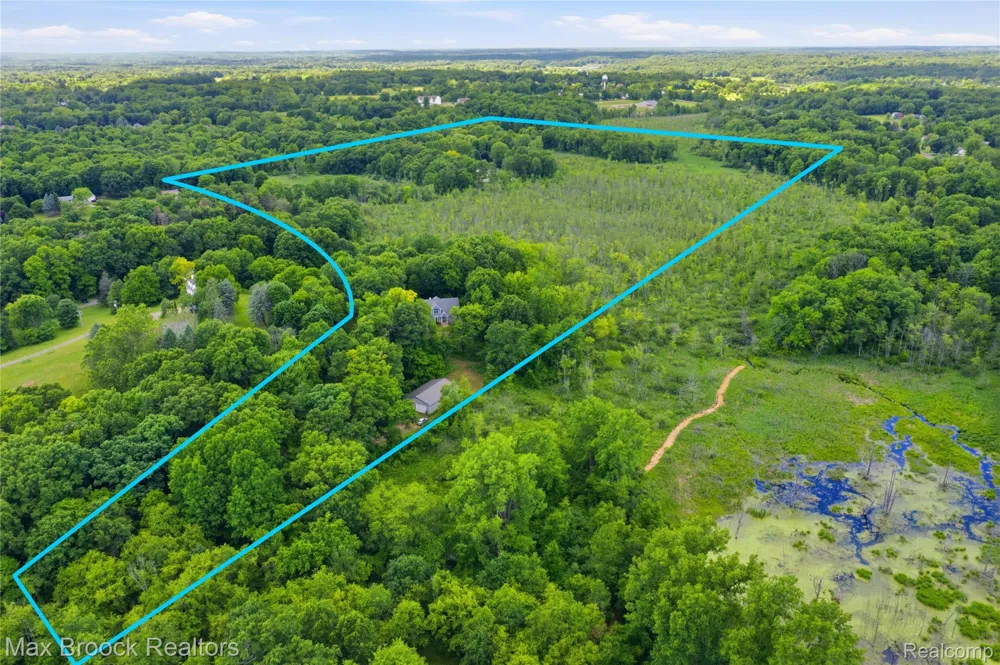 11910 Scott Road Springfield Charter Township, MI 48350